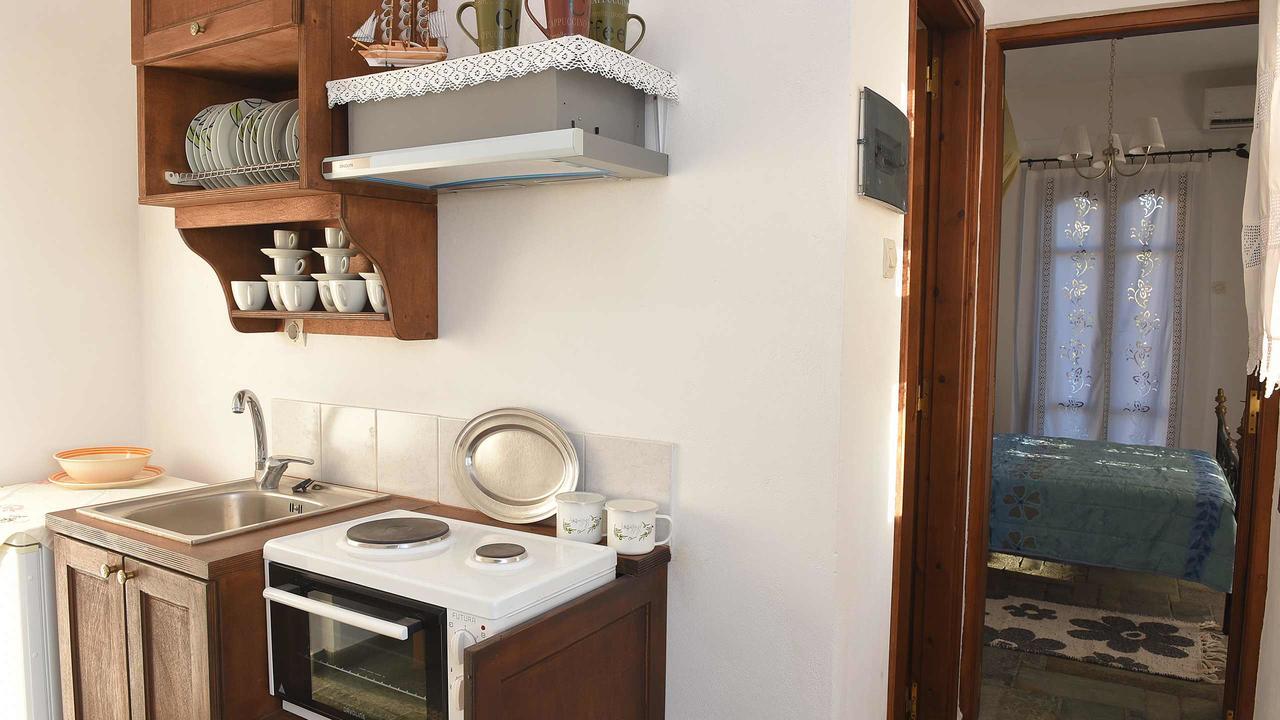 Anemos And Almyra Apartment Kini Bagian luar foto